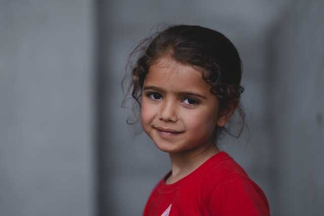 meisje op vlucht in syrië